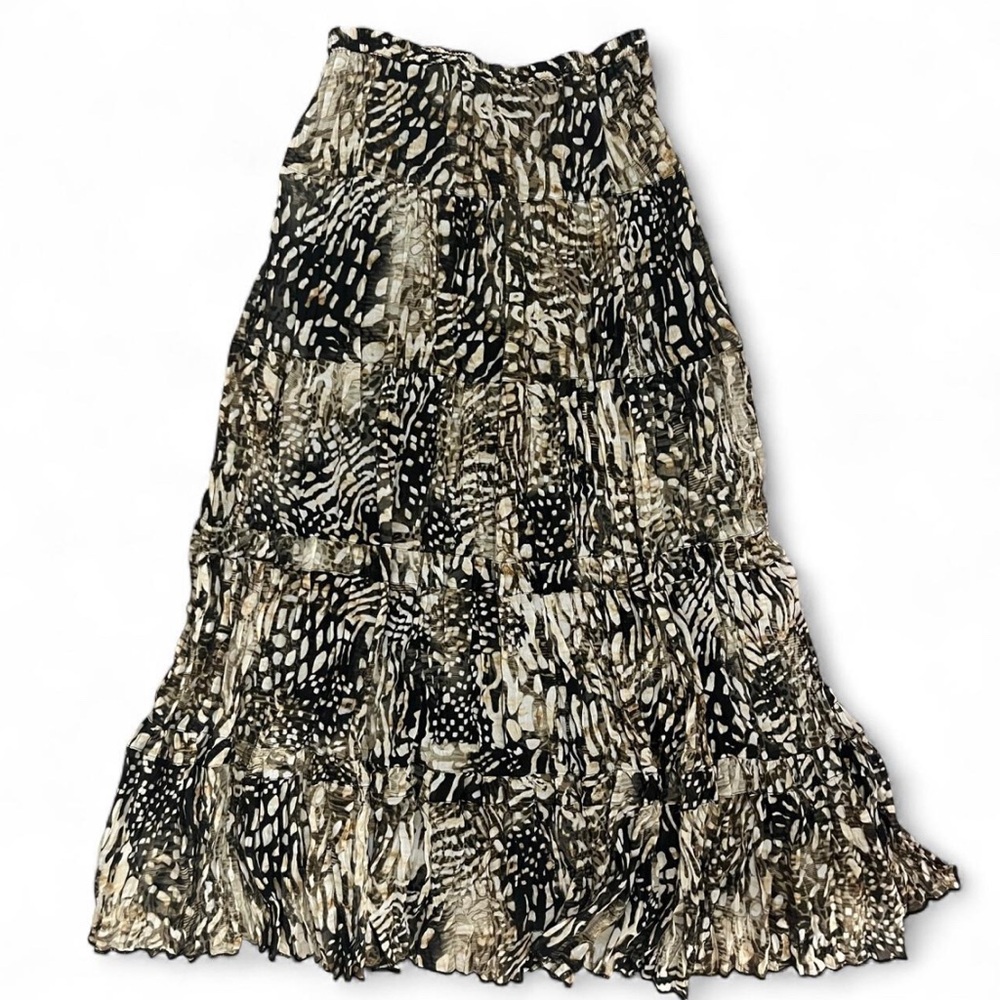 Elegant Black and Cream Tiered Skirt